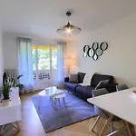 Unwind & Explore, Central Apartments In Jonction\'S Art Scene! Qa8